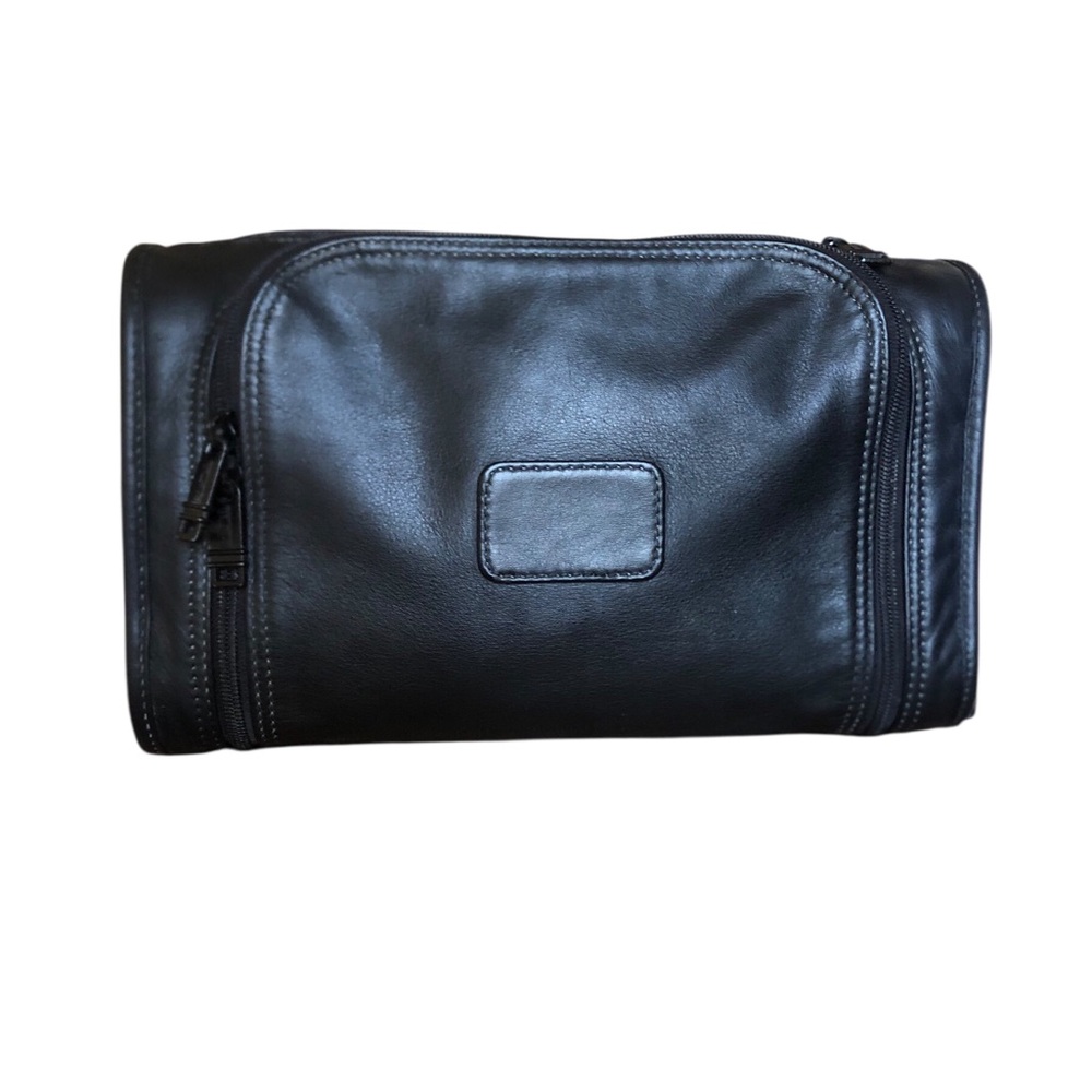TUMI Men’s Black Leather Dopp Kit Toiletry Bag  Business Travel Organizer